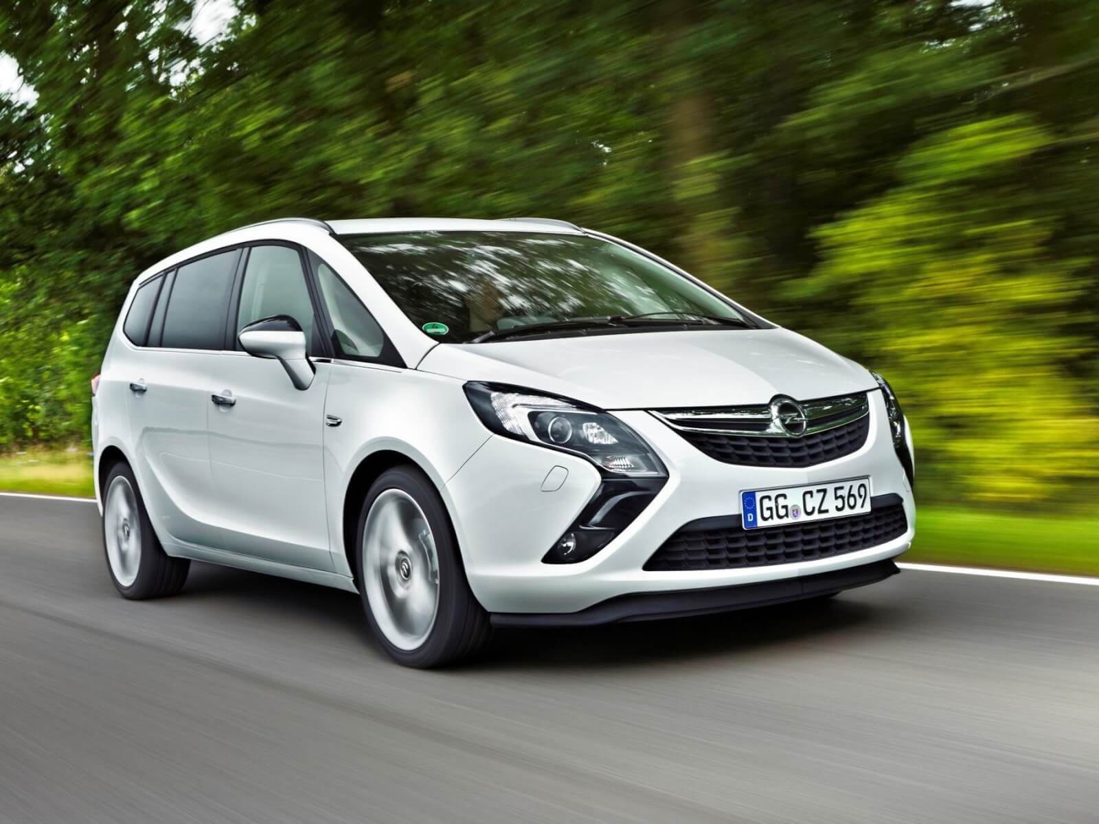 Opel Zafira: практичность и комфорт в одном автомобиле
