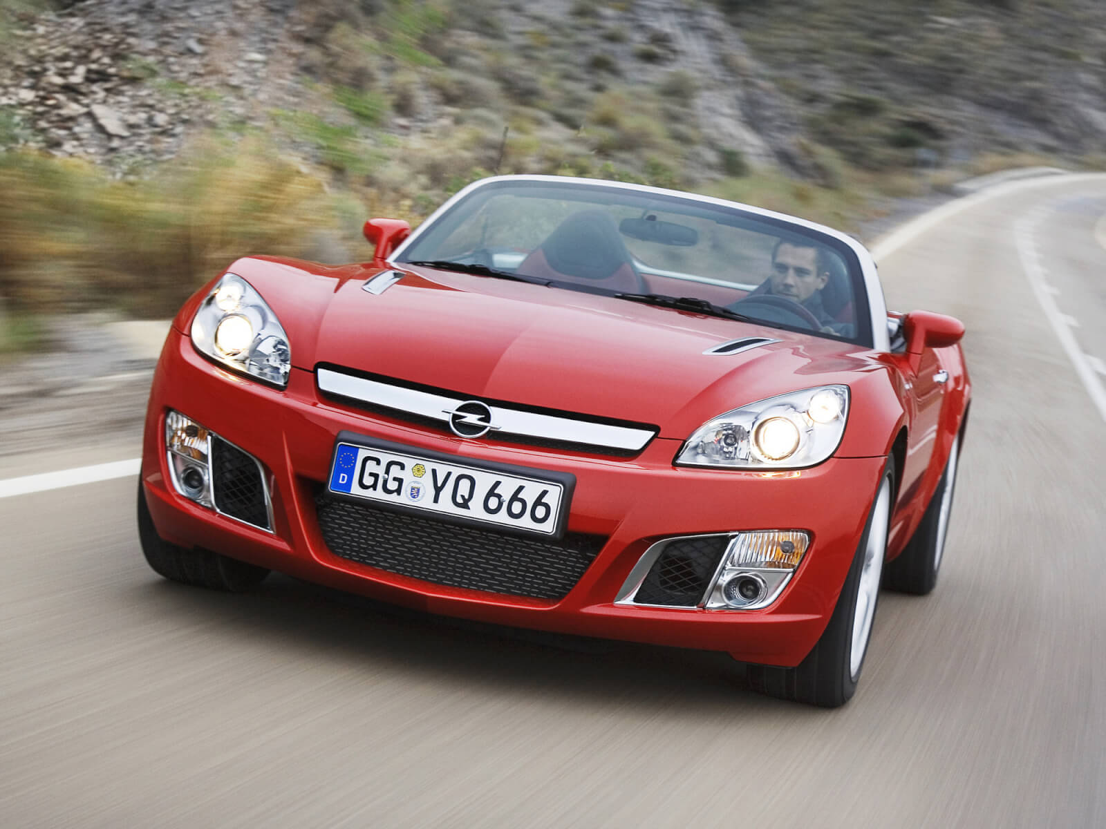 Opel GT: воплощение страсти и элегантности