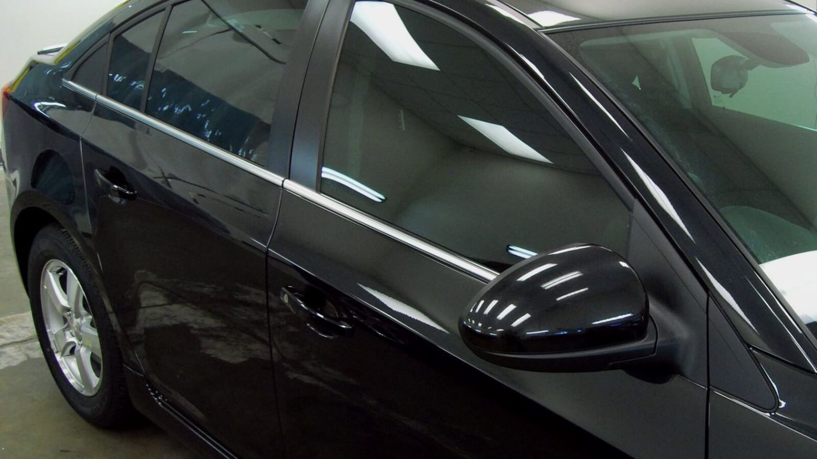 Тонировка стёкол: как сделать окна автомобиля не прозрачными