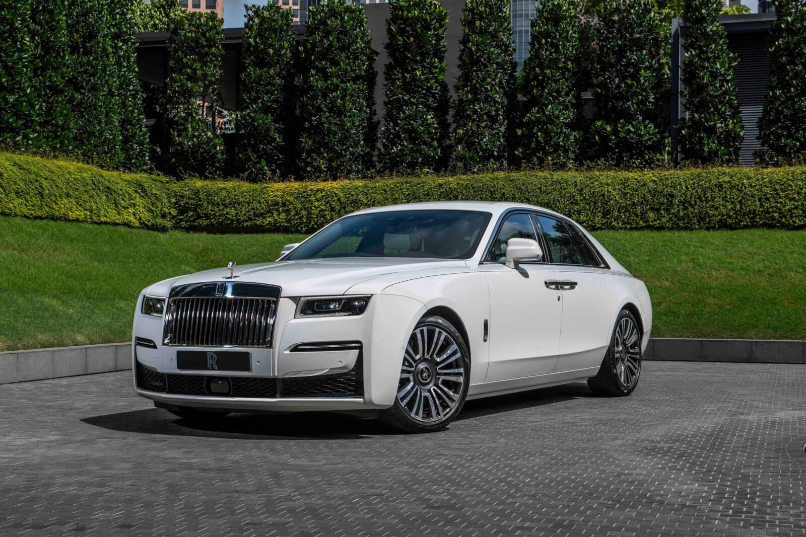 Роскошный автомобиль Rolls Royce: эволюция и элегантность