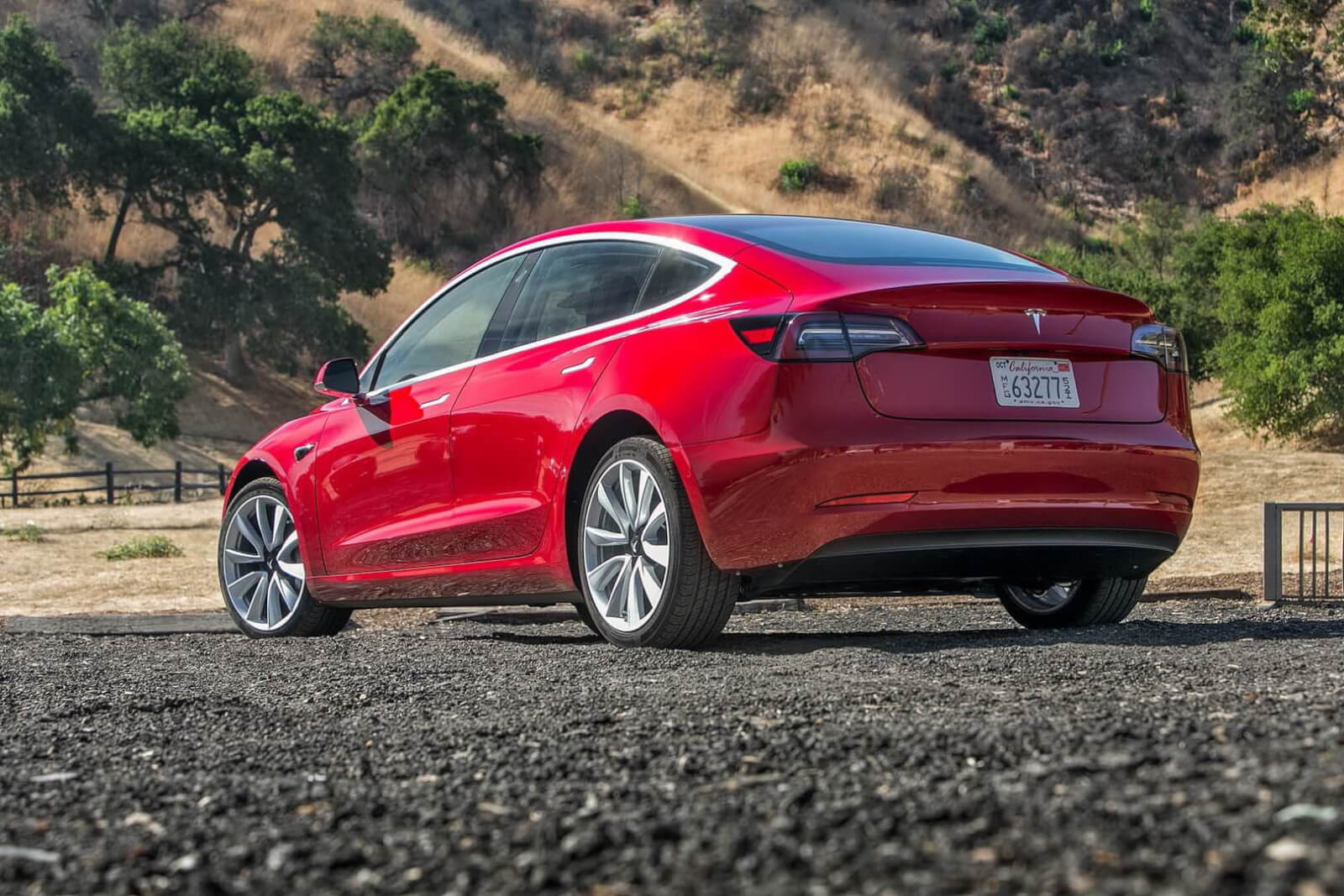 Tesla Model 3: революционная электромобильная перспектива