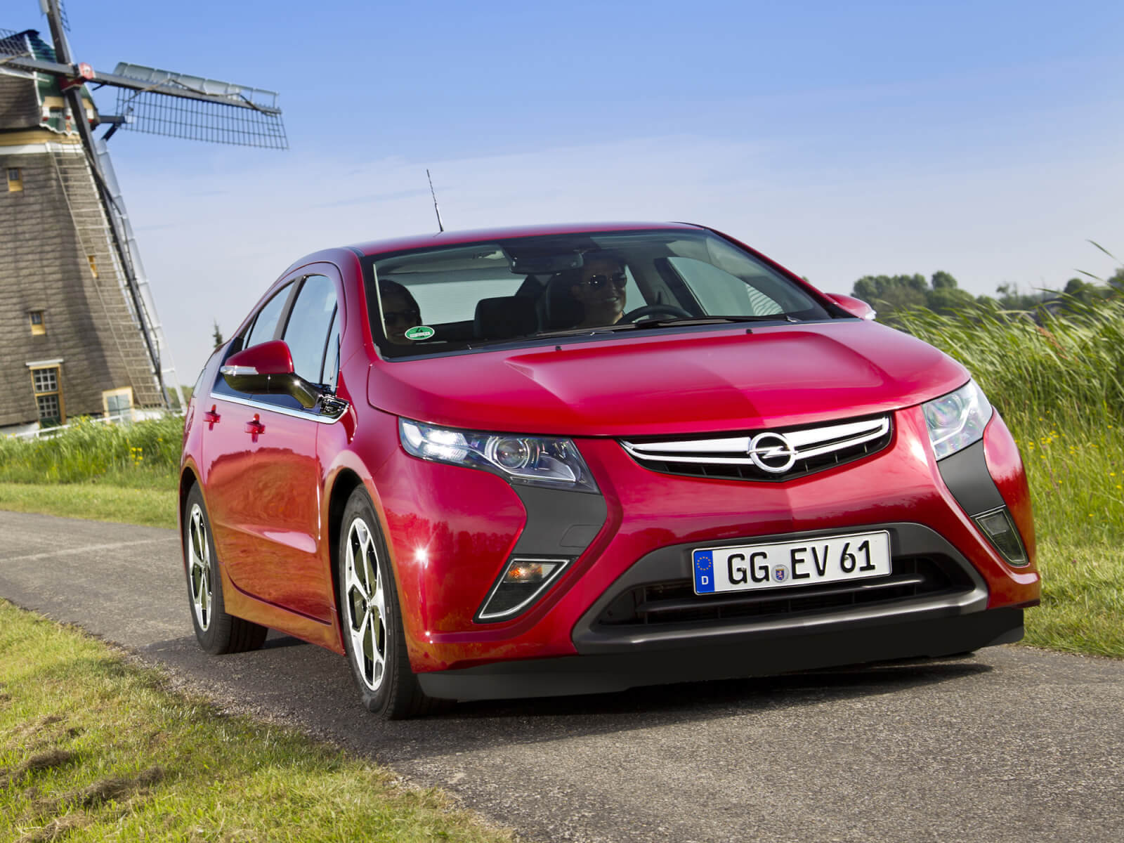Opel Ampera: электрический автомобиль будущего