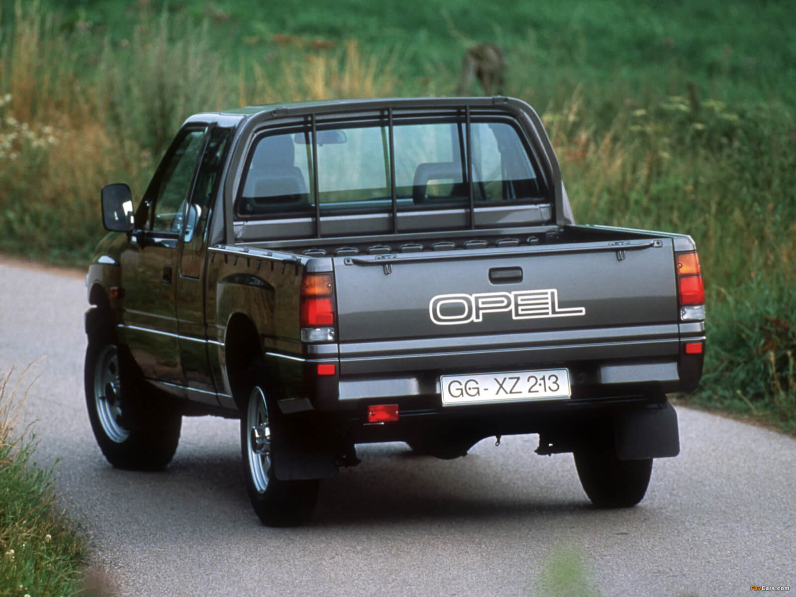 Opel Campo: универсальный рабочий конь в мире автомобилей