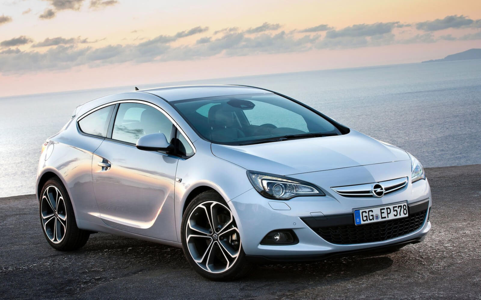 Преимущества и минусы Opel Astra
