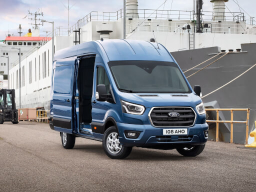 превью Ford Transit: универсальность и надежность