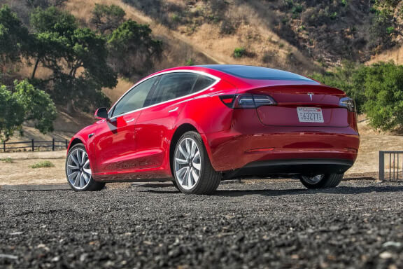 превью Tesla Model 3: революционная электромобильная перспектива