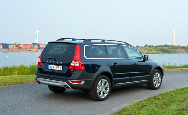 превью Volvo X70 - автомобиль, который обеспечивает безопасность и комфорт